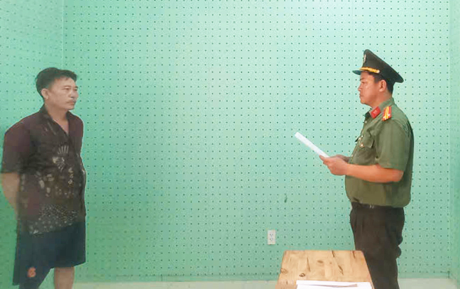 Bắt tạm giam thuyền trưởng tổ chức đưa tàu cá xâm phạm vùng biển Indonesia