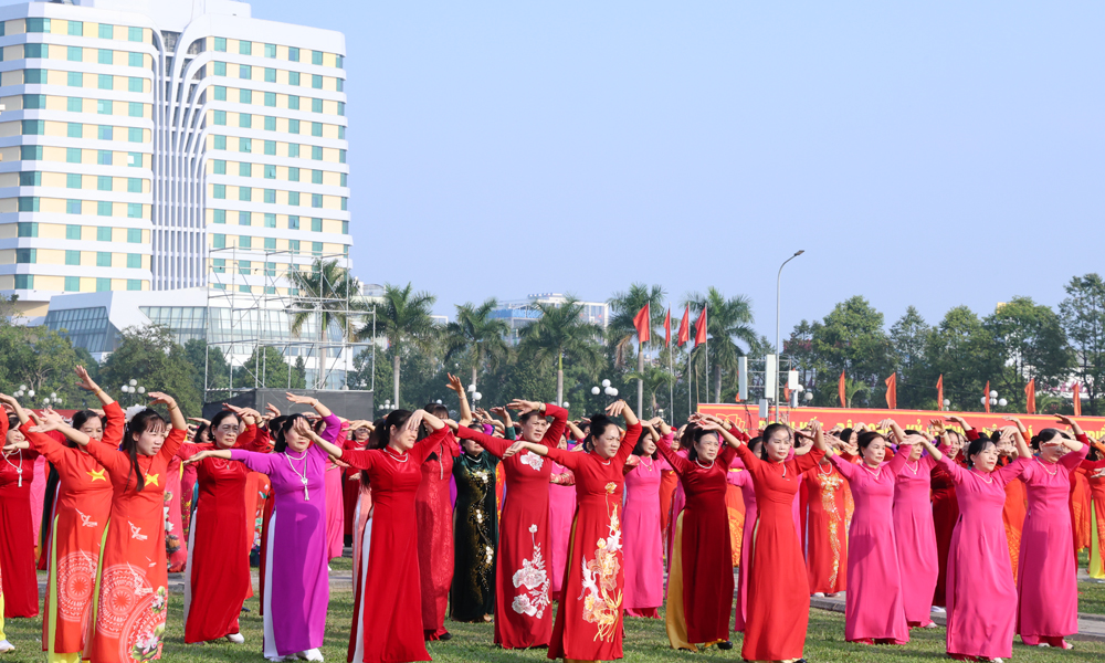 Bắc Ninh: 500 người tham gia đồng diễn dân vũ chào đón năm mới 2026