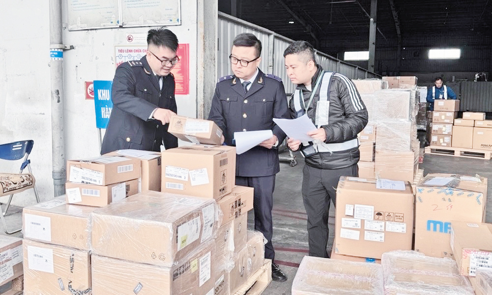 Chi cục Hải quan khu vực V: Siết chặt công tác chống buôn lậu và gian lận thương mại