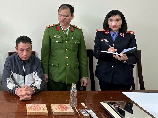 Công an Nghệ An bóc gỡ đường dây ma túy xuyên biên giới, thu giữ 2 bánh hêrôin