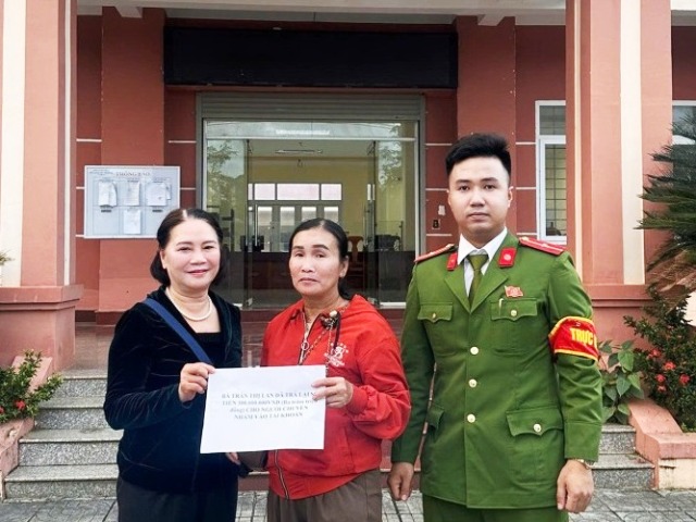 Quảng Trị: Người dân xã Cam Lộ tự giác trả lại 300 triệu đồng nhận nhầm qua tài khoản