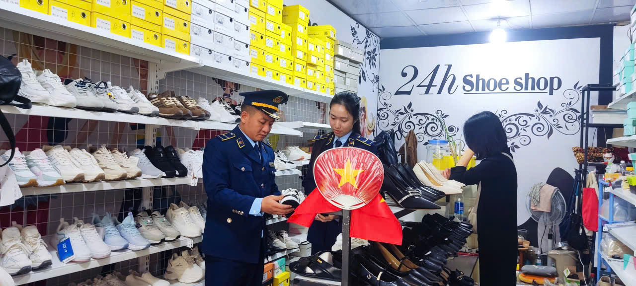 Lực lượng QLTT Cao Bằng đẩy mạnh kiểm tra, kiểm so&aacute;t thị trường