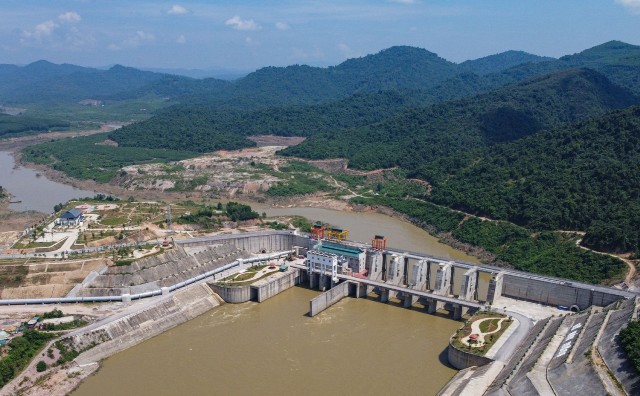 Nghệ An phân công cụ thể lãnh đạo theo dõi 12 dự án trọng điểm. Nghệ An phân công cụ thể lãnh đạo theo dõi 12 dự án trọng điểm.