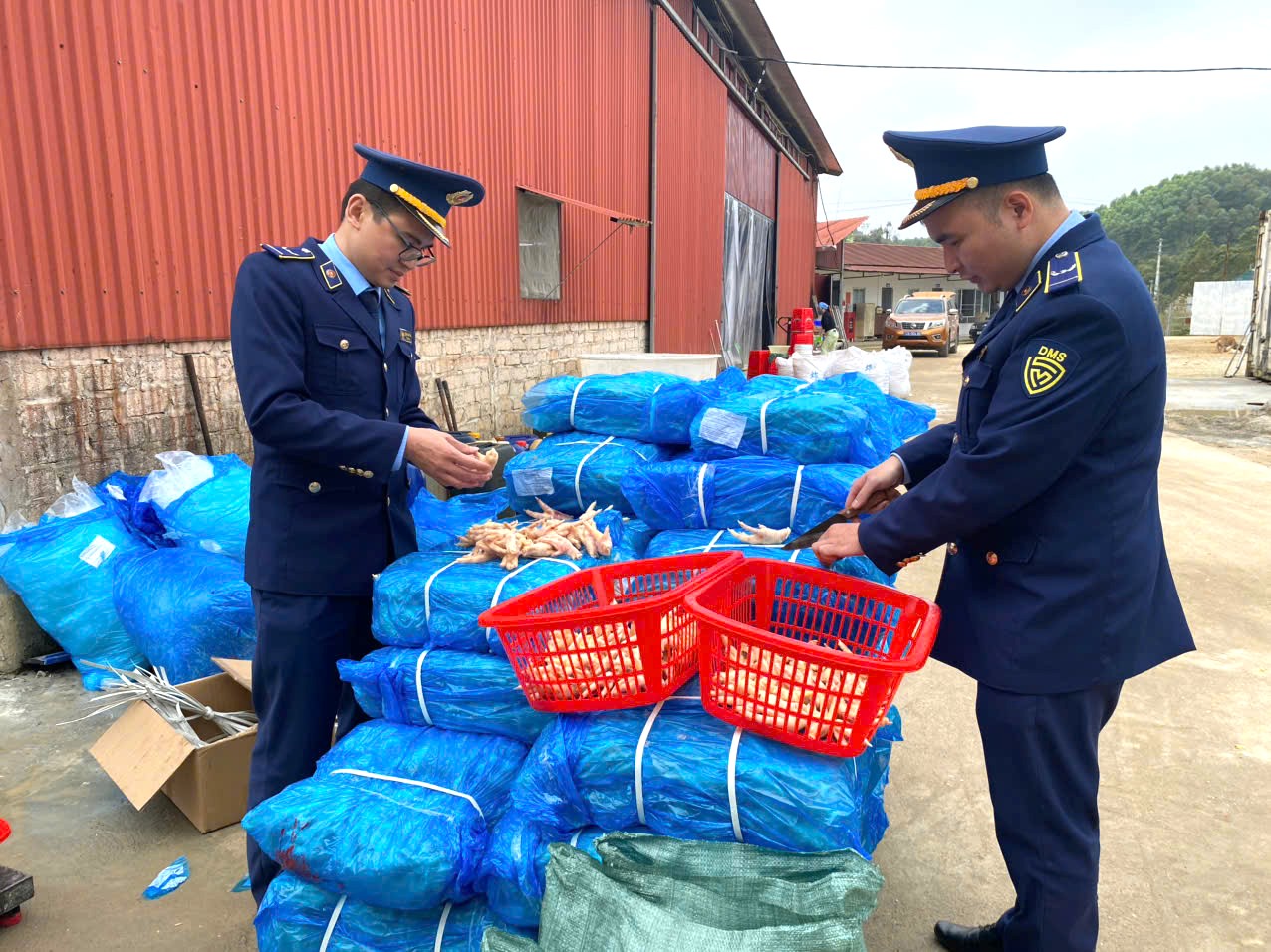 Lô hàng hóa vi phạm bị thu giữ Lô hàng hóa vi phạm bị thu giữ