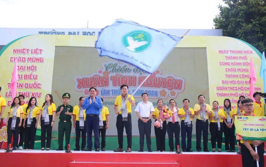 Chiến dịch Xuân tình nguyện lần thứ 18 chính thức được phát động. Ảnh: HẢI NHI Chiến dịch Xuân tình nguyện lần thứ 18 chính thức được phát động. Ảnh: HẢI NHI