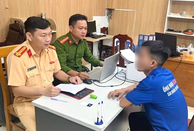 Tài xế xe tải cầm hung khí đe dọa tài xế xe buýt ở Đà Nẵng