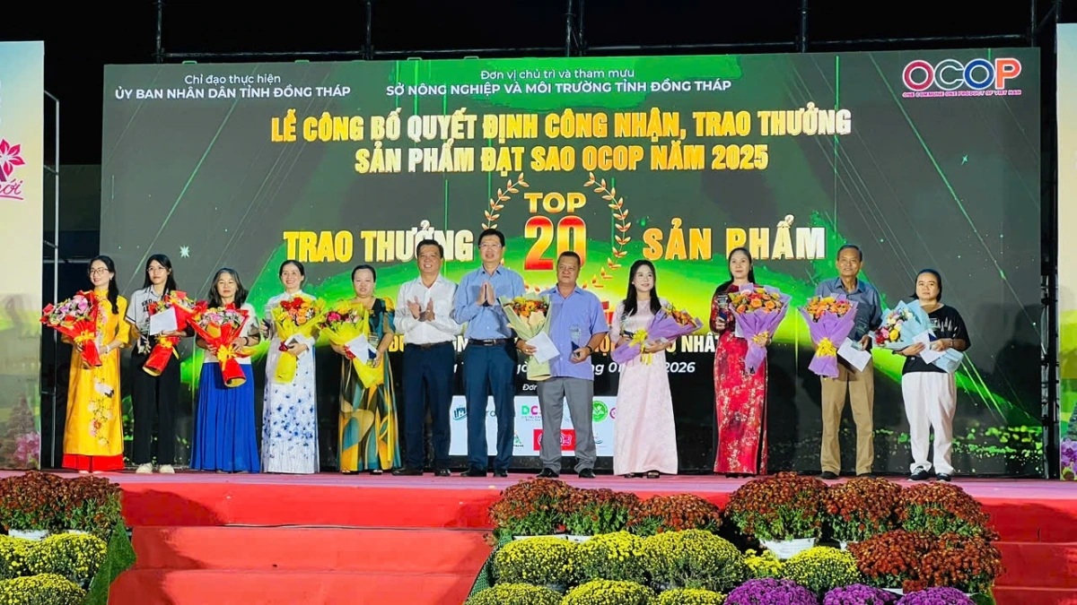 Nhiều doanh nghiệp, Hợp t&aacute;c x&atilde; của Đồng Th&aacute;p c&oacute; sản phẩm OCOP được khen thưởng, t&ocirc;n vinh.