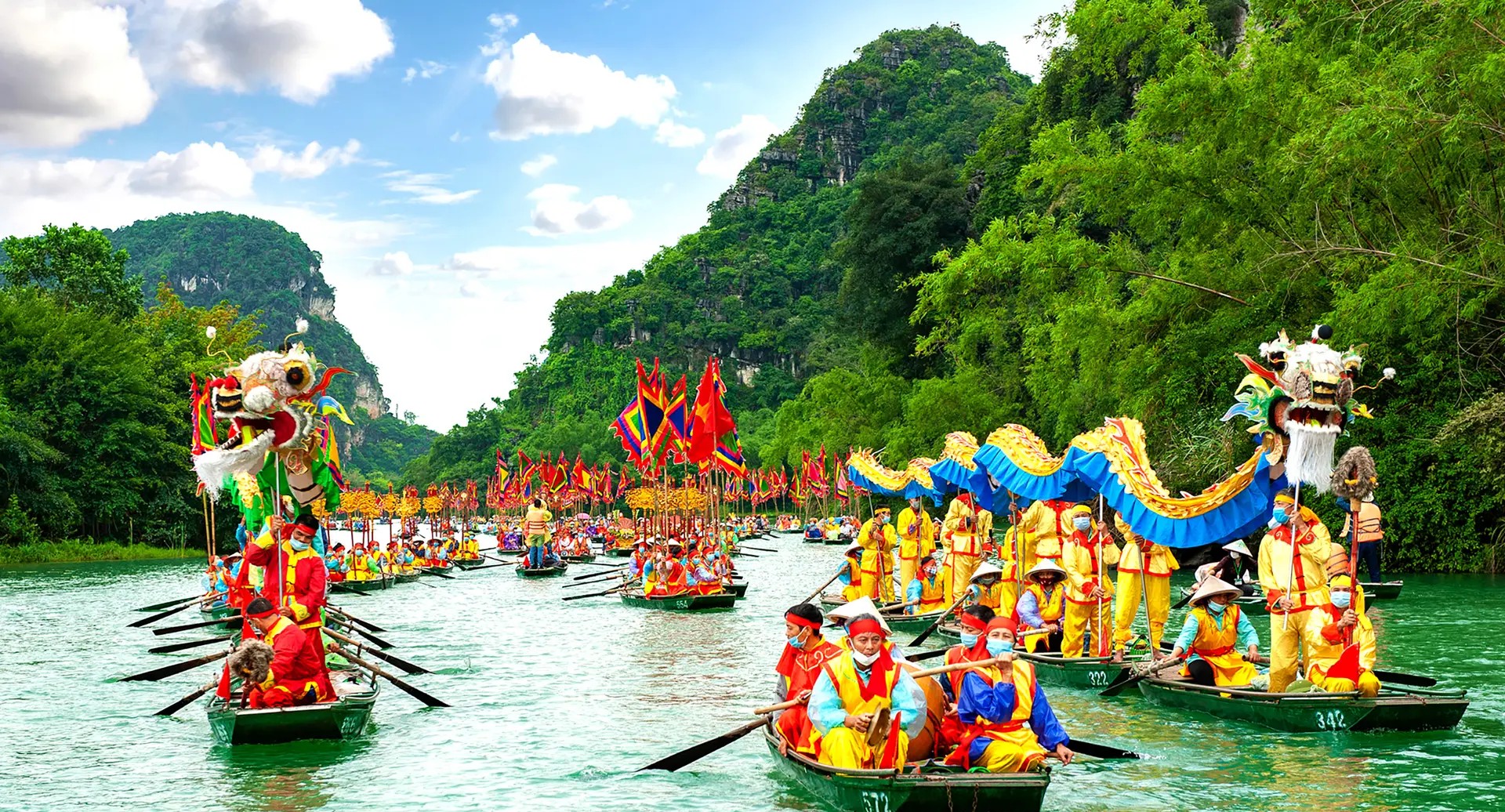 Nghi lễ Rước nước tại Lễ hội Tr&agrave;ng An.