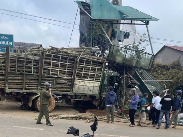 Ng&agrave;y 28/12, vụ tại giao th&ocirc;ng tại th&ocirc;n B&igrave;nh Sơn (x&atilde; Cồn Ti&ecirc;n, Quảng Trị) l&agrave;m 4 người thương vong.