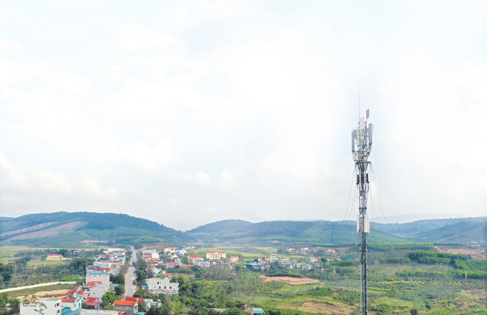 Trạm thu phát sóng viễn thông của Viettel tại xã Sơn Động. Trạm thu phát sóng viễn thông của Viettel tại xã Sơn Động.