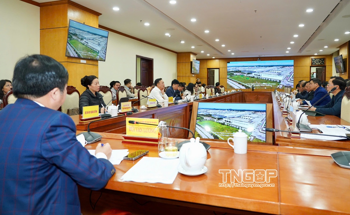 C&aacute;c đại biểu tổng duyệt nội dung, chương tr&igrave;nh chuẩn bị tổ chức Hội nghị x&uacute;c tiến đầu tư tỉnh Th&aacute;i Nguy&ecirc;n năm 2026 (Ảnh: thainguyen.gov.vn)