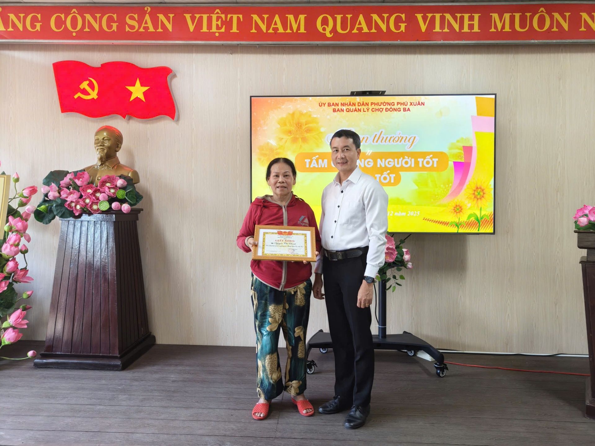 Khen thưởng gương 