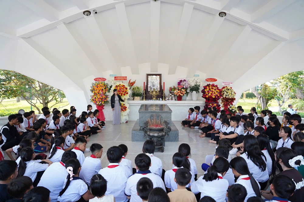 Hơn 1.000 trẻ em hoàn cảnh khó khăn được trải nghiệm miễn phí tại Festival Hoa – Kiểng Sa Đéc