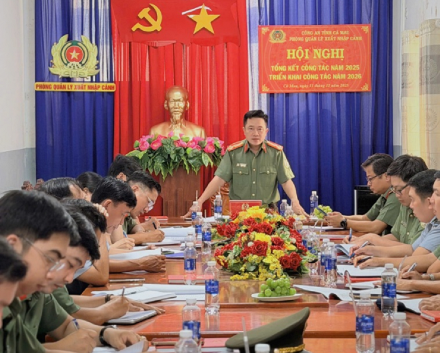 Công an Cà Mau hoàn thành toàn diện nhiệm vụ quản lý xuất nhập cảnh năm 2025