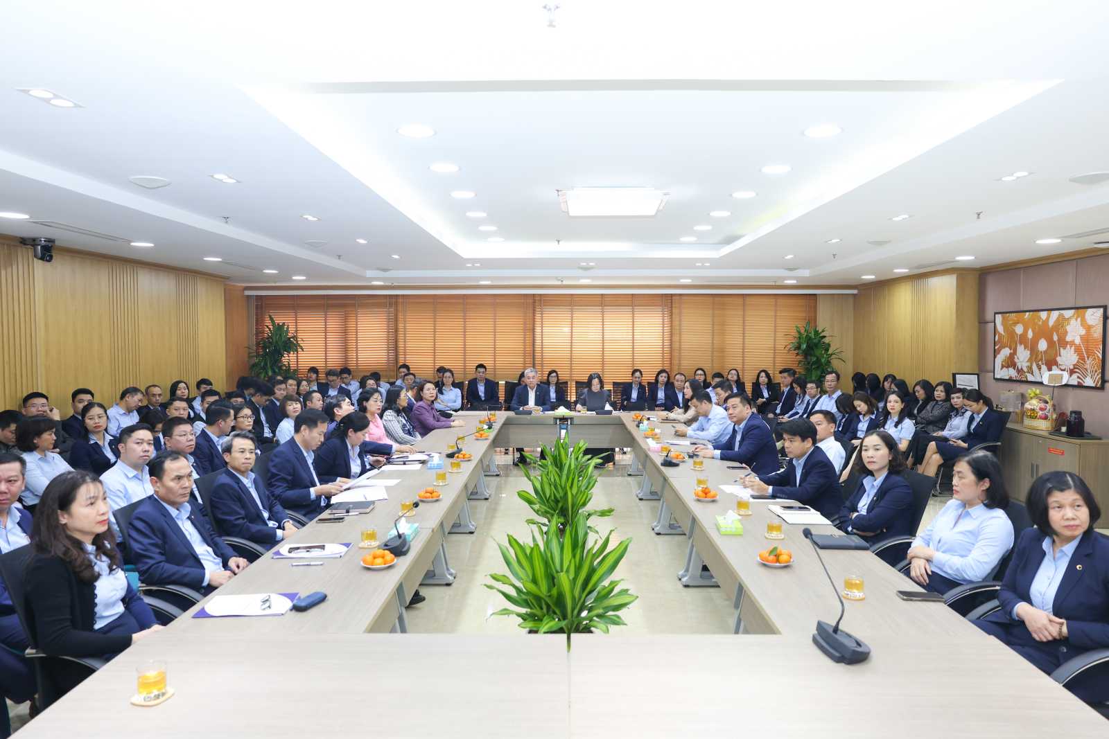 Toàn cảnh buổi họp trực tuyến toàn hệ thống Co-opBank Toàn cảnh buổi họp trực tuyến toàn hệ thống Co-opBank