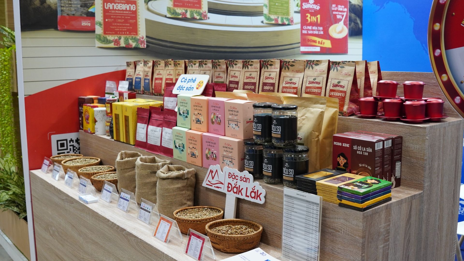 Ngành cà phê Việt Nam đã xác lập kỷ lục xuất khẩu hơn 8 tỷ USD trong năm 2025 và được kỳ vọng sẽ tiếp tục bứt phá, hướng tới những mốc cao mới trong năm 2026 nhờ mặt bằng giá duy trì ở mức cao cùng giá trị gia tăng từ chế biến ngày càng lớn.