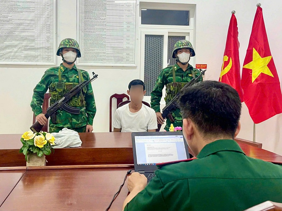 Đồn Bi&ecirc;n ph&ograve;ng Phước Hải l&acirc;́y lời khai đối tượng Nguyễn Ngọc T