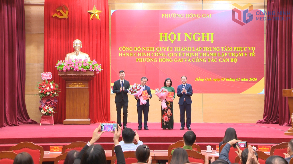 C&ocirc;ng bố th&agrave;nh lập Trung t&acirc;m Phục vụ h&agrave;nh ch&iacute;nh c&ocirc;ng, quyết định th&agrave;nh lập Trạm Y tế phường Hồng Gai