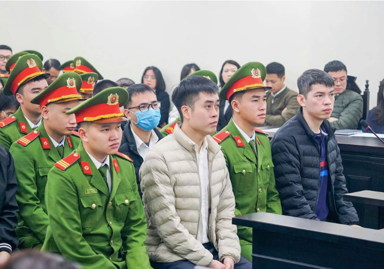 C&aacute;c bị c&aacute;o tại phi&ecirc;n t&ograve;a.