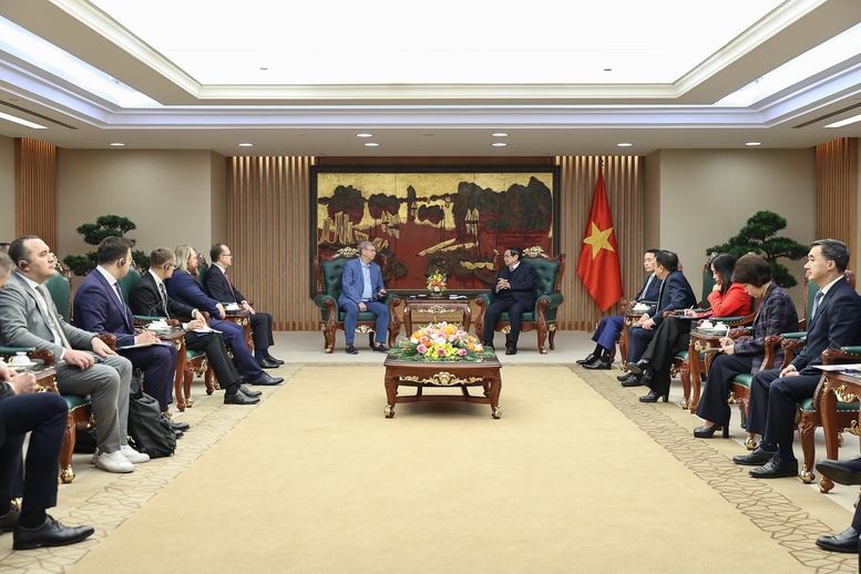 &Ocirc;ng Yevtushenkov đ&aacute;nh gi&aacute; cao tiềm năng hợp t&aacute;c với c&aacute;c doanh nghiệp Việt Nam v&agrave; khẳng định sẽ nỗ lực th&uacute;c đẩy hợp t&aacute;c với ph&iacute;a Việt Nam trong c&aacute;c lĩnh vực m&agrave; Thủ tướng đ&atilde; chỉ đạo - Ảnh: VGP/Nhật Bắc