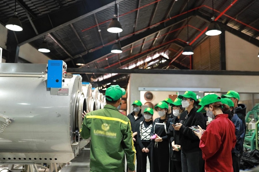 Lâm Đồng tăng cường thu hút đầu tư sản xuất, kinh doanh tại các khu, cụm công nghiệp trên địa bàn. Ảnh tư liệu Lâm Đồng tăng cường thu hút đầu tư sản xuất, kinh doanh tại các khu, cụm công nghiệp trên địa bàn. Ảnh tư liệu