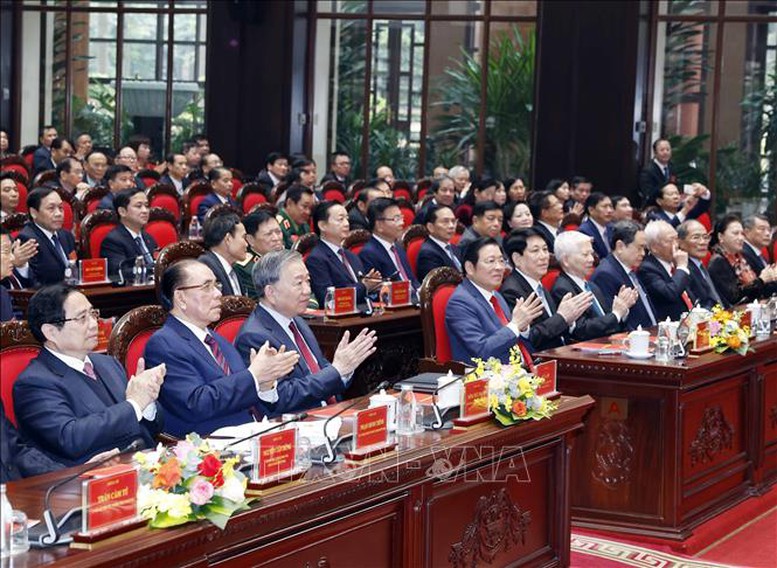 Tổng Bí thư Tô Lâm và các đại biểu tại Lễ kỷ niệm - Ảnh: TTXVN Tổng Bí thư Tô Lâm và các đại biểu tại Lễ kỷ niệm - Ảnh: TTXVN
