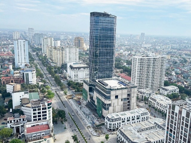 Tỉnh ủy Nghệ An xác định GRDP tăng từ 12% trở lên trong 5 năm tới. Tỉnh ủy Nghệ An xác định GRDP tăng từ 12% trở lên trong 5 năm tới.