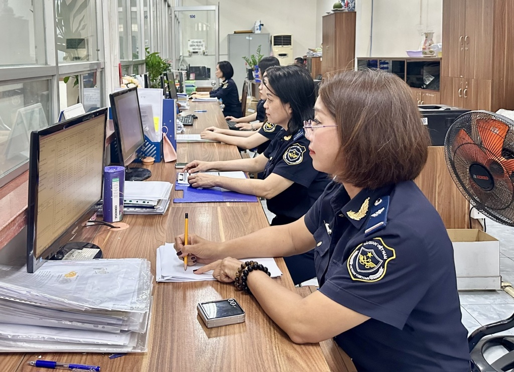 Hải quan khu vực II: Vẫn còn hơn 1.800 tỷ đồng nợ thuế khó thu từ các doanh nghiệp