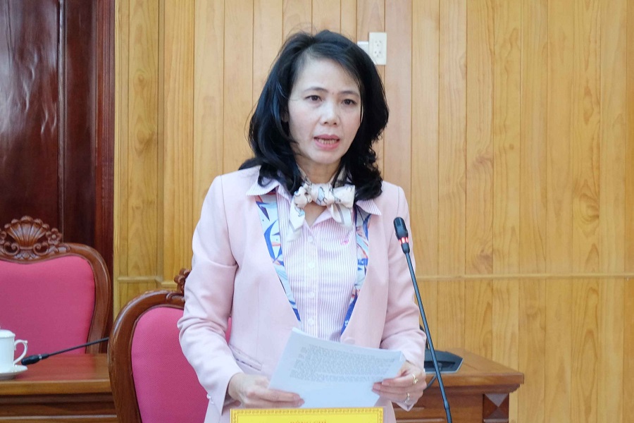 Giám đốc Chi nhánh NHCSXH tỉnh Lâm Đồng Nguyễn Thị Ngọc Thu báo cáo tình hình thực hiện chương trình tín dụng chính sách trên địa bàn Giám đốc Chi nhánh NHCSXH tỉnh Lâm Đồng Nguyễn Thị Ngọc Thu báo cáo tình hình thực hiện chương trình tín dụng chính sách trên địa bàn