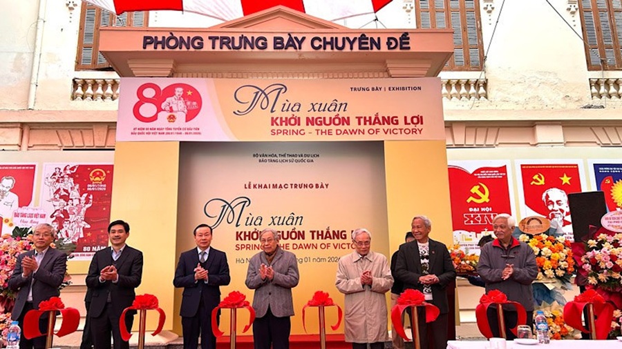 Khai mạc trưng bày chuyên đề “Mùa Xuân – Khởi nguồn thắng lợi” tại Bảo tàng Lịch sử Quốc gia
