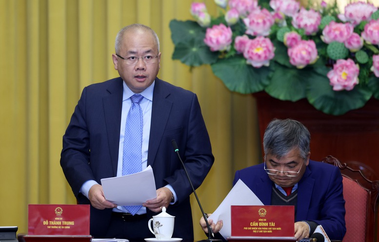 Thứ trưởng Bộ Tài chính Đỗ Thành Trung giới thiệu nội dung các luật tại cuộc họp báo - Ảnh VGP/Đức Tuân Thứ trưởng Bộ Tài chính Đỗ Thành Trung giới thiệu nội dung các luật tại cuộc họp báo - Ảnh VGP/Đức Tuân