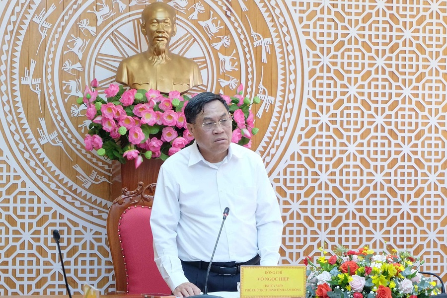 Tỉnh ủy viên, Phó Chủ tịch UBND tỉnh, Trưởng Ban đại diện Hội đồng quản trị NHCSXH tỉnh Lâm Đồng Võ Ngọc Hiệp phát biểu kết luận phiên họp Tỉnh ủy viên, Phó Chủ tịch UBND tỉnh, Trưởng Ban đại diện Hội đồng quản trị NHCSXH tỉnh Lâm Đồng Võ Ngọc Hiệp phát biểu kết luận phiên họp