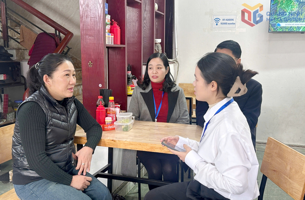 Điều tra vi&ecirc;n tổ chức lấy phiếu điều tra tại c&aacute;c cơ sở sản xuất, kinh doanh ngay sau lễ ra qu&acirc;n