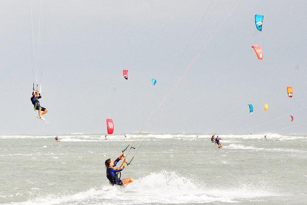 Giải Lướt v&aacute;n diều Ninh Thuận năm 2000 (minh họa)