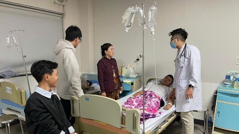 Phạt 92 triệu đồng, đình chỉ 4 tháng đối với chủ bánh mì gây ngộ độc 97 người