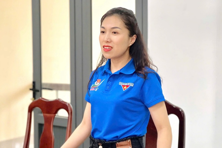 Ph&oacute; B&iacute; thư Thường trực Tỉnh đo&agrave;n L&acirc;m Đồng Trần Diệp Mỹ Dung ph&aacute;t biểu tại chương tr&igrave;nh