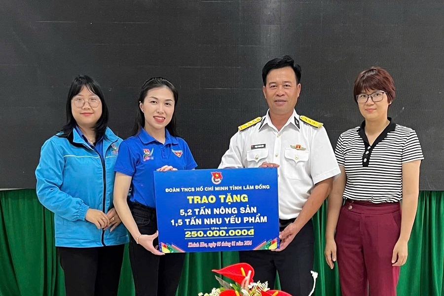 Lâm Đồng: Hướng về Trường Sa thân yêu