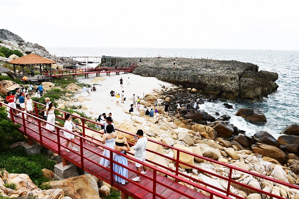 Khu du lịch Hang R&aacute;i