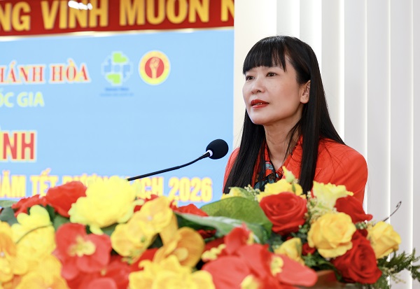 Bà TRịnh Thị Hồng Vân- Bí thư Đảng ủy, Chủ tịch HĐTV Công ty Yến sào Khánh Hòa Bà TRịnh Thị Hồng Vân- Bí thư Đảng ủy, Chủ tịch HĐTV Công ty Yến sào Khánh Hòa