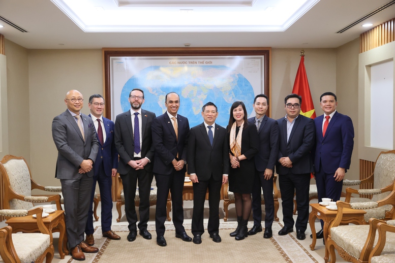 Phó Thủ tướng Hồ Đức Phớc cùng các đại biểu tại buổi tiếp - Ảnh: VGP/Trần Mạnh Phó Thủ tướng Hồ Đức Phớc cùng các đại biểu tại buổi tiếp - Ảnh: VGP/Trần Mạnh