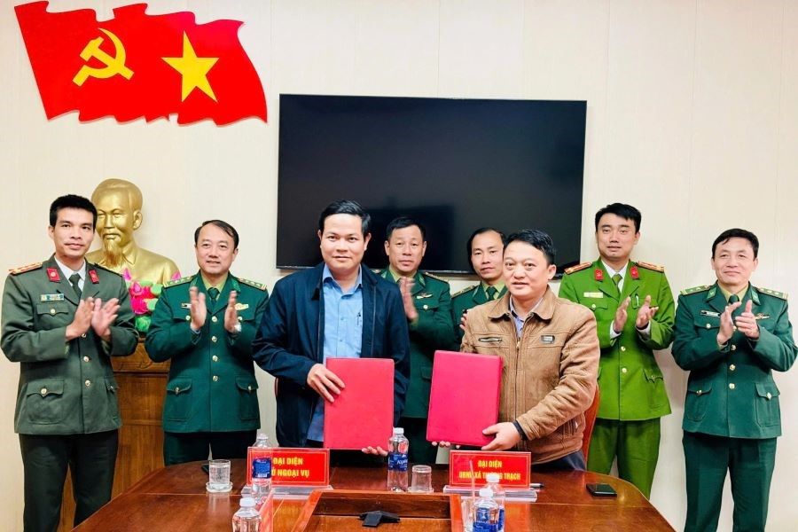 Quảng Trị: Bàn giao đoạn biên giới, mốc quốc giới cho xã Thượng Trạch