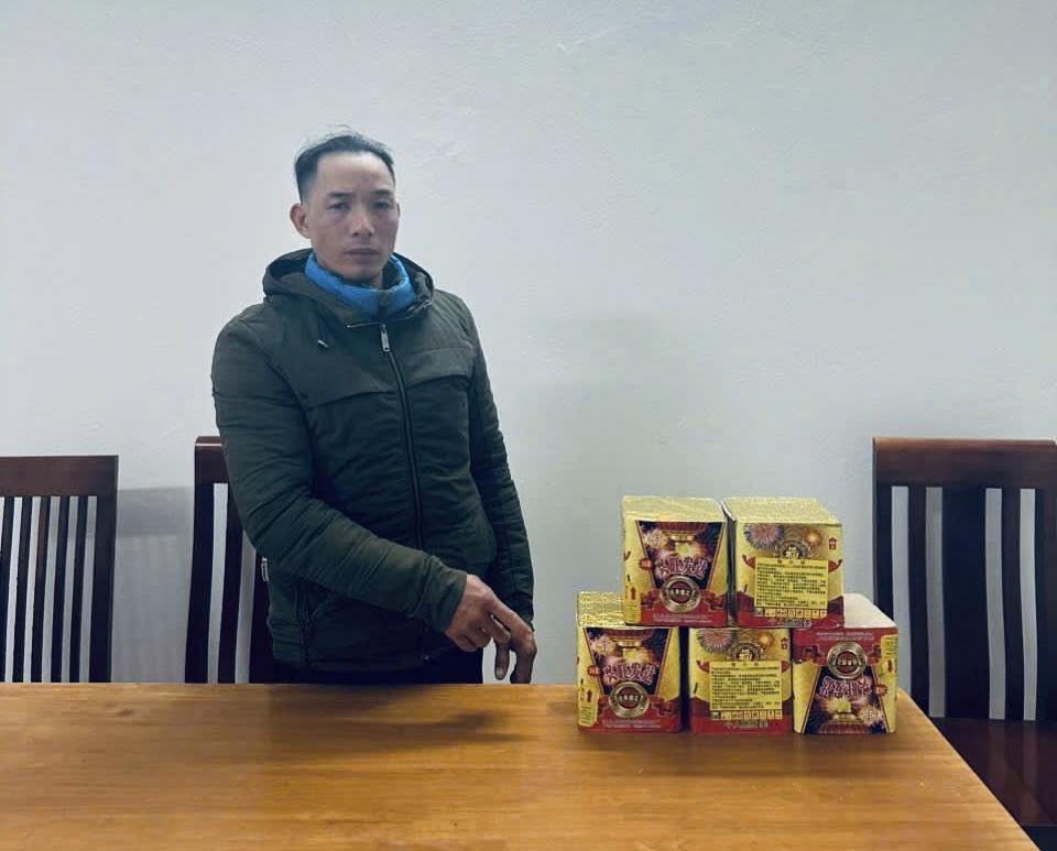 Tuyên Quang: Khởi tố đối tượng tàng trữ pháo nổ trái phép