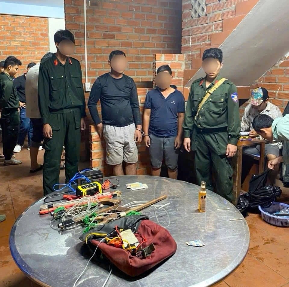 Tây Ninh: Triệt phá hai tụ điểm trộm cắp, giết mổ và tiêu thụ chó quy mô lớn