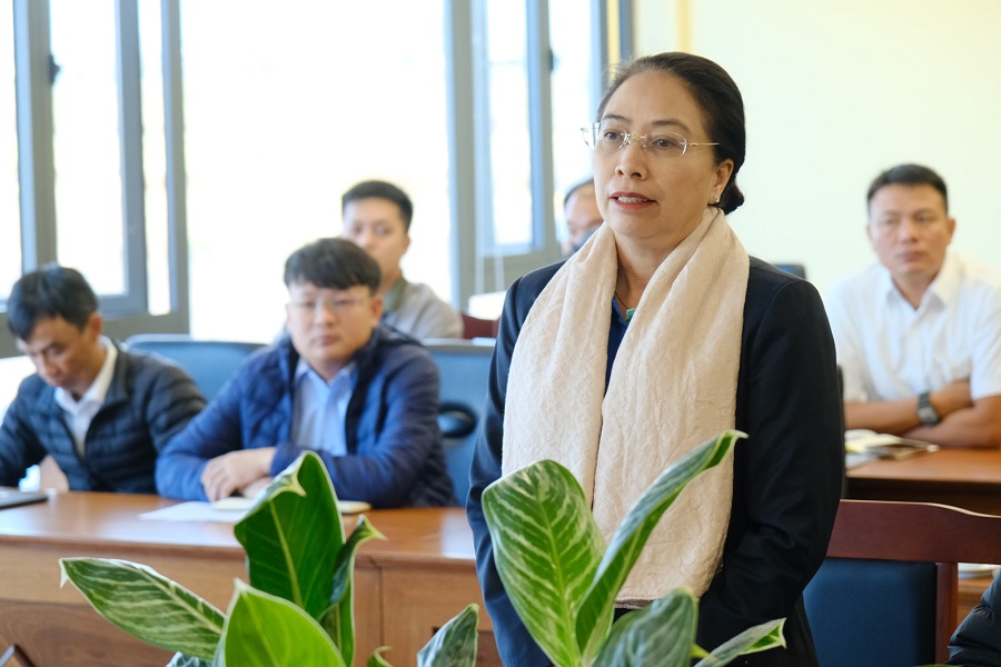 Đại diện l&atilde;nh đạo Tổng C&ocirc;ng ty H&agrave;ng kh&ocirc;ng Việt Nam ph&aacute;t biểu tại buổi l&agrave;m việc. Ảnh: PV