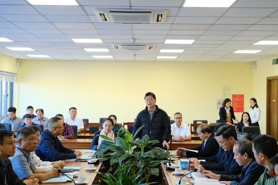 Đồng ch&iacute; Nguyễn Hồng Hải, Ph&oacute; Chủ tịch UBND tỉnh L&acirc;m Đồng y&ecirc;u cầu đơn vị thi c&ocirc;ng đẩy nhanh tiến độ thực hiện dự &aacute;n, phấn đấu ho&agrave;n th&agrave;nh trong giữa th&aacute;ng 8/2026. Ảnh: PV