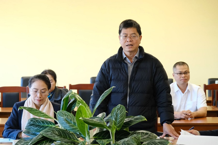 Đồng ch&iacute; Nguyễn Hồng Hải, Ủy vi&ecirc;n Ban Thường vụ Tỉnh ủy, Ph&oacute; Chủ tịch UBND tỉnh L&acirc;m Đồng chủ tr&igrave; buổi l&agrave;m việc với Tổng C&ocirc;ng ty H&agrave;ng kh&ocirc;ng Việt Nam.Ảnh: PV