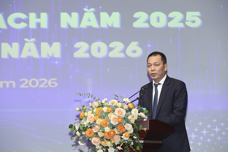 Bí thư Đảng uỷ, Chủ tịch HĐTV EVN Đặng Hoàng An phát biểu chỉ đạo. Ảnh: Thành Trung Bí thư Đảng uỷ, Chủ tịch HĐTV EVN Đặng Hoàng An phát biểu chỉ đạo. Ảnh: Thành Trung