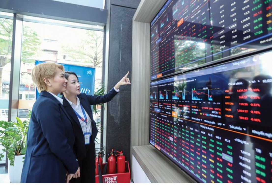 Chứng khoán phiên sáng 9/1: Nhóm ngân hàng lớn tăng tốc dẫn dắt thị trường, dòng tiền đổ mạnh vào BSR