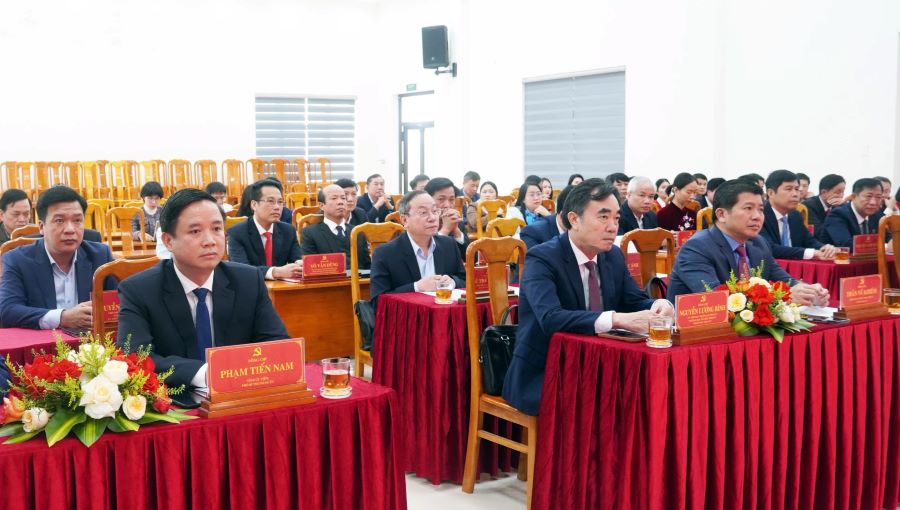 C&aacute;c đại biểu tham gia hội nghị