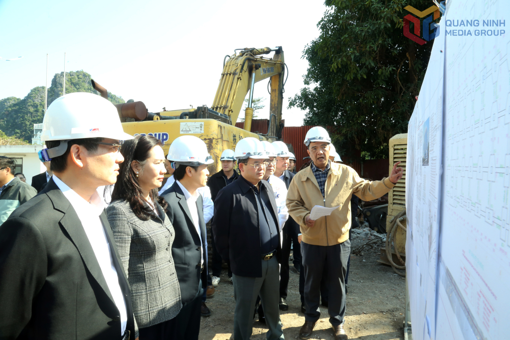 Bí thư Tỉnh ủy Quảng Ninh cùng đoàn công tác kiểm tra tiến độ Dự án mở rộng Bệnh viện Đa khoa tỉnh Bí thư Tỉnh ủy Quảng Ninh cùng đoàn công tác kiểm tra tiến độ Dự án mở rộng Bệnh viện Đa khoa tỉnh